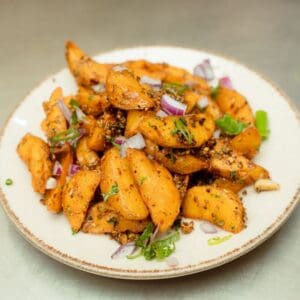Mustang Aloo – prato de cozinha asiática - Batatas fritas temperadas, crocantes por fora