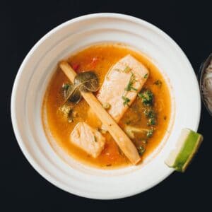 Salmão ao vapor – opção saudável no restaurante de fusão asiática em Lisboa