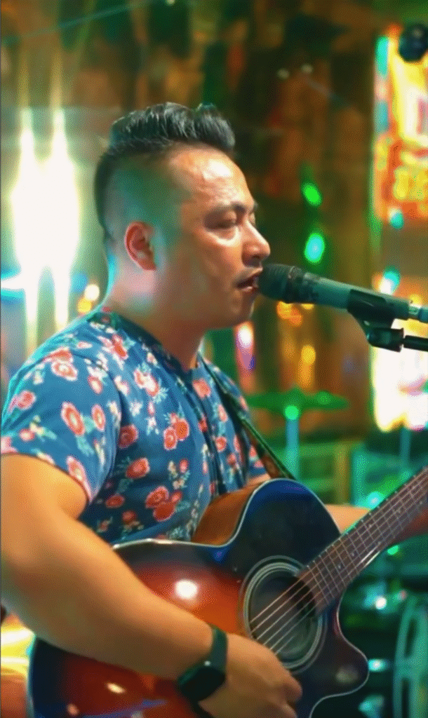 Live music at the best Asian fusion restaurant in Lisbon